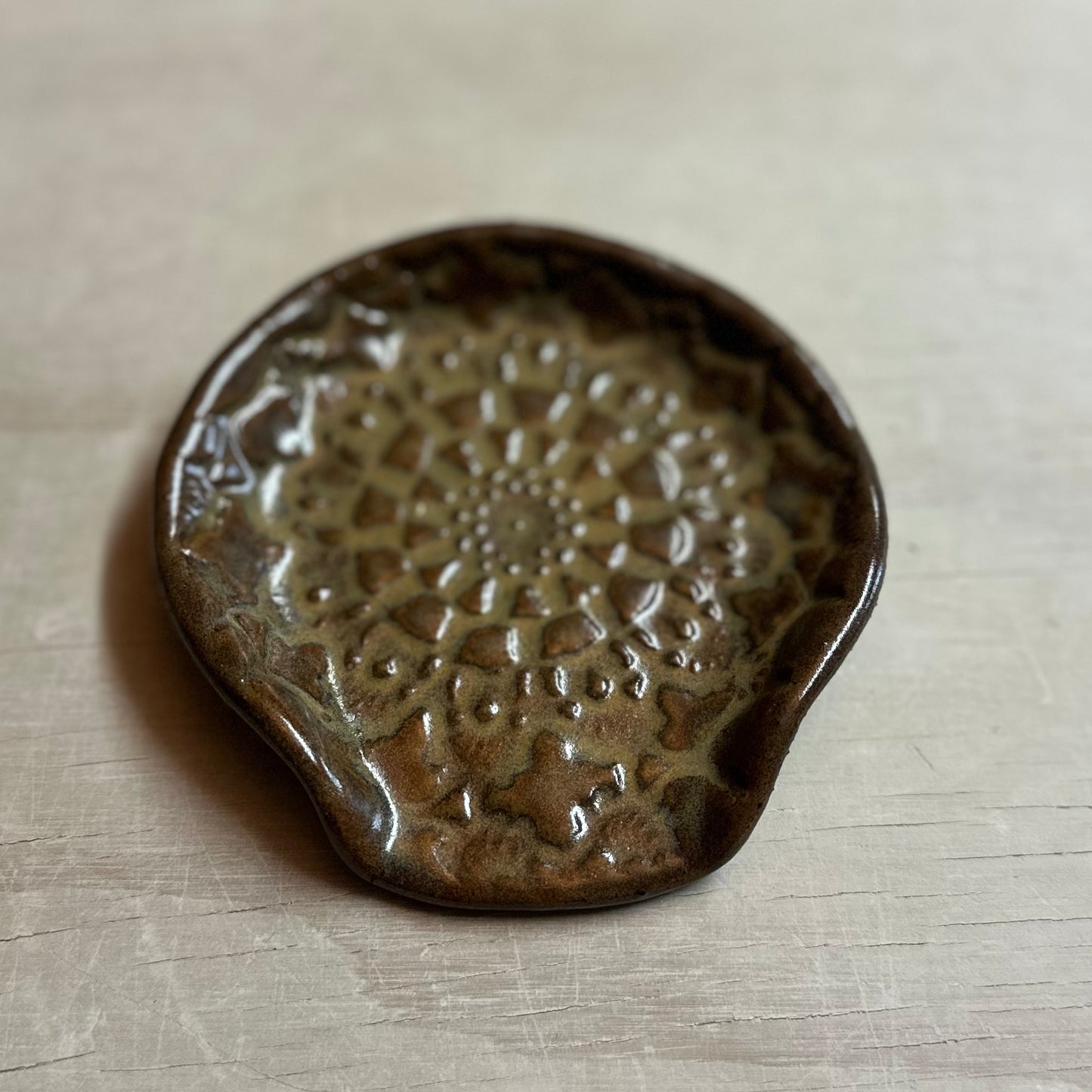Lace Imprinted Spoon Rest – Handmade Ceramic (10cm)